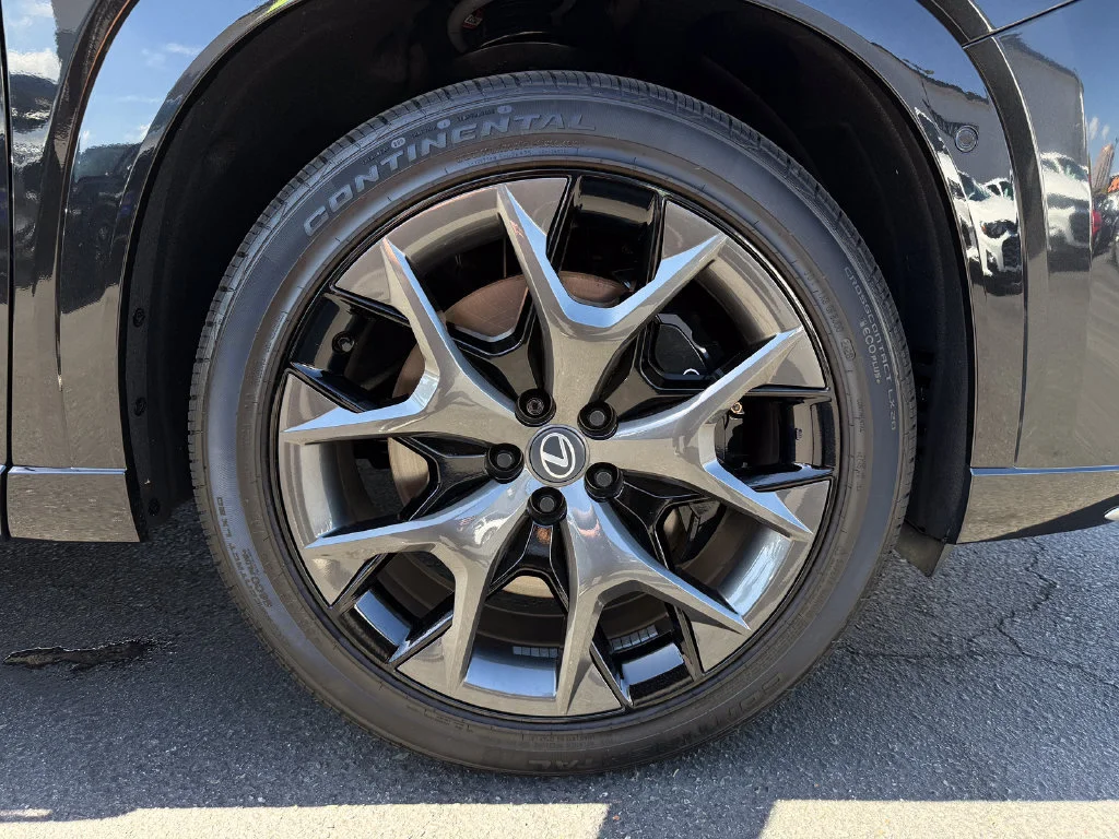 Used 2026  Lexus TX 500h F SPORT Performance Premium image 14