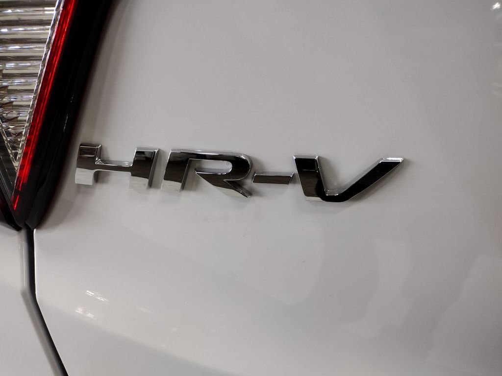 Used 2021 Platinum White Pearl Honda Sport image 15