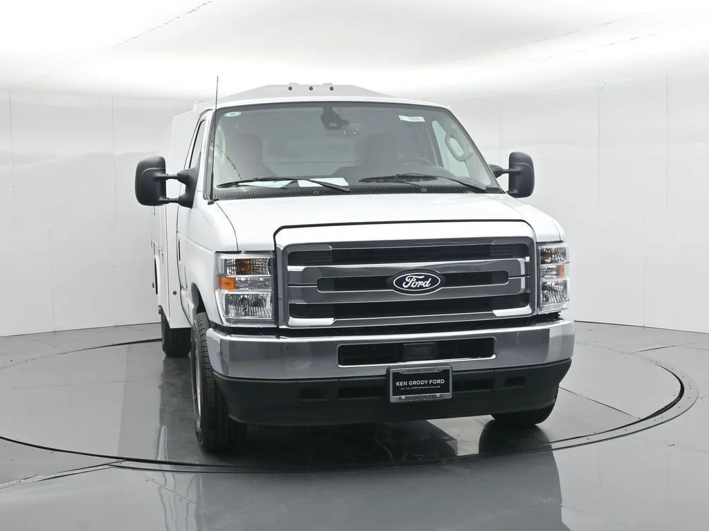 New 2026 White Ford Base image 89