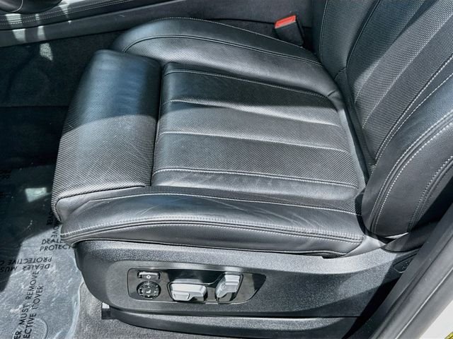 Used 2020 White BMW M50i image 20