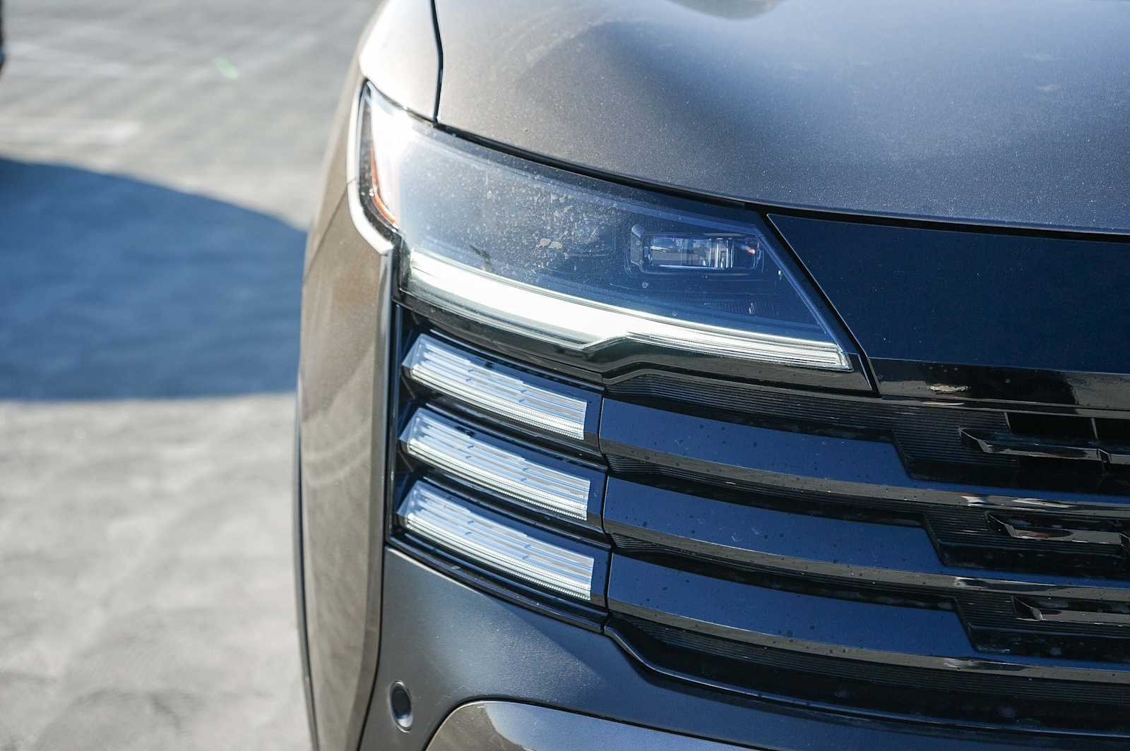 New 2027 Canyon Bronze Metallic Nissan SR image 4