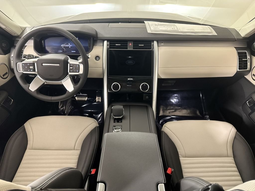 Certified Used 2025 Silver Land Rover Dynamic SE image 19