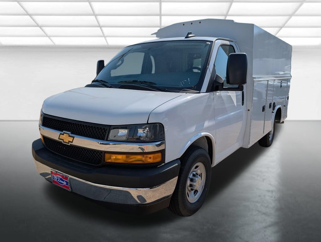 New 2026 Summit White Chevrolet 1WT image 19