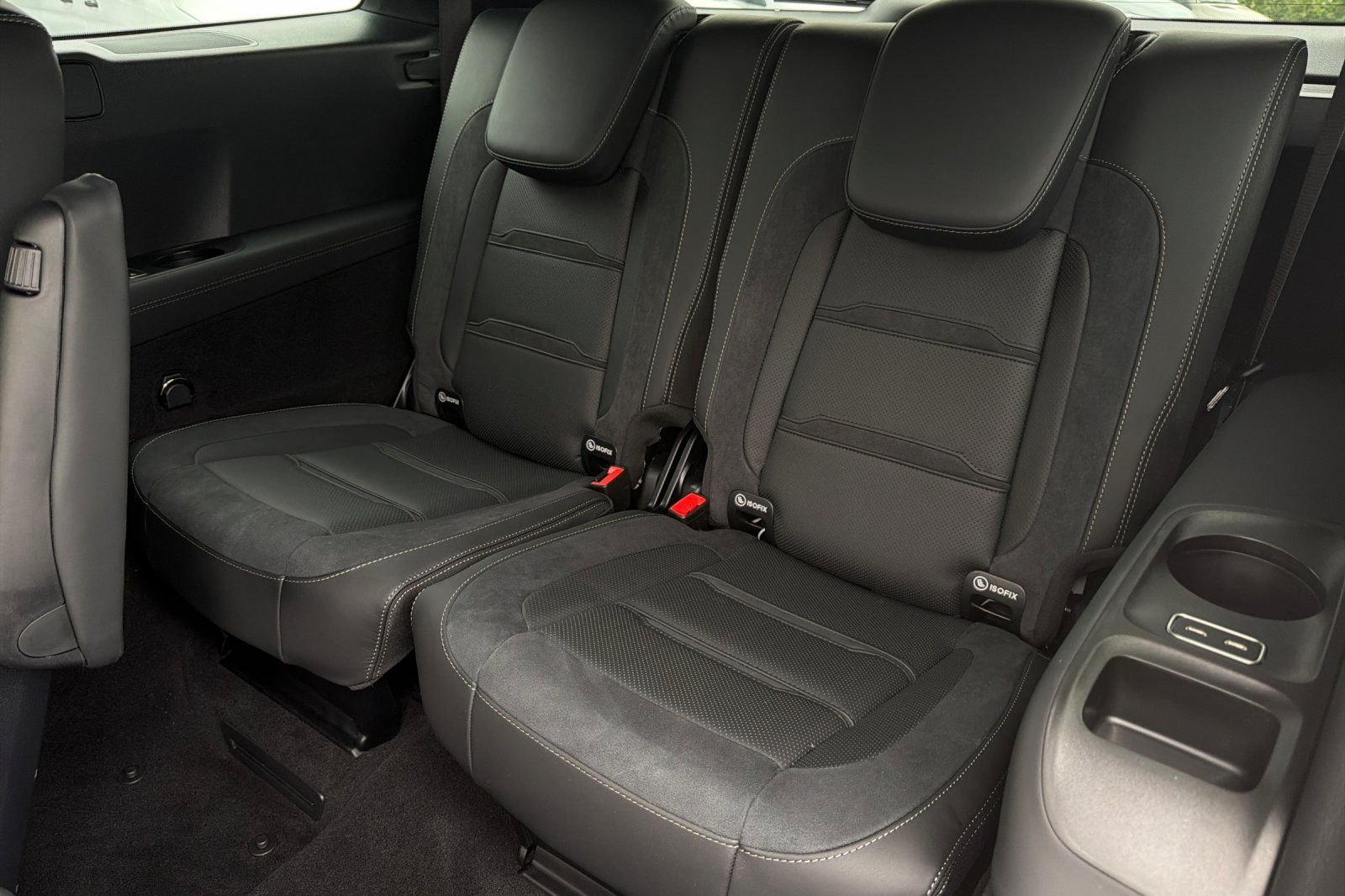 New 2026 MANUFAKTUR Alpine Grey Mercedes-Benz GLS 63 AMG® image 39