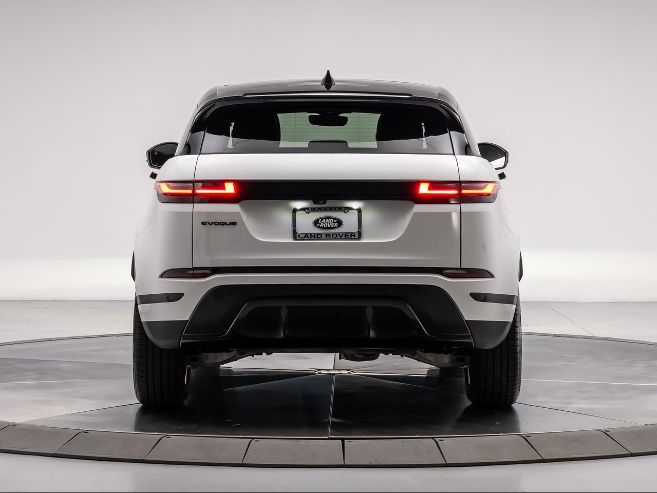 Certified Used 2025 Fuji White Land Rover Core S image 4