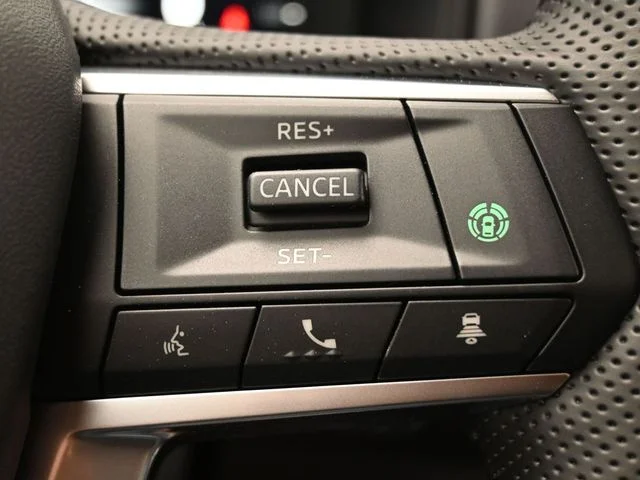 New 2026 White Mitsubishi SE image 20