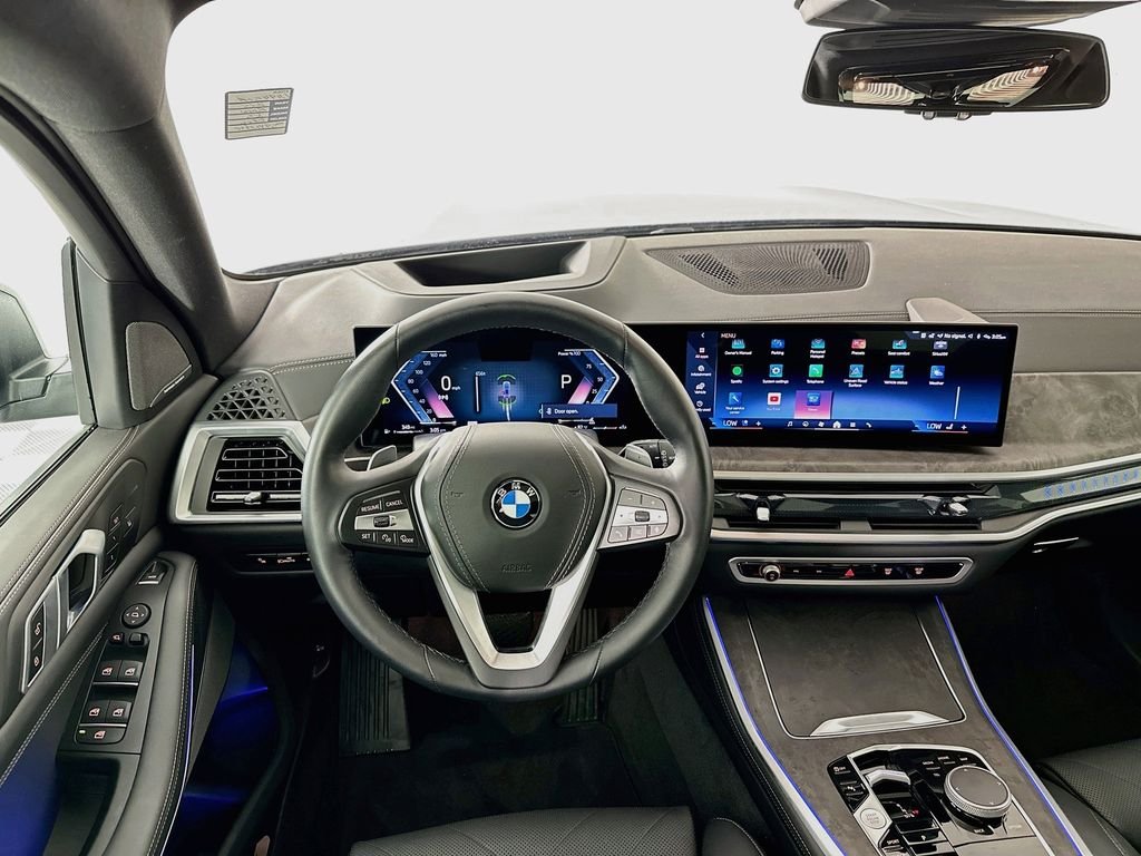 Used 2025 Gray BMW sDrive40i image 23