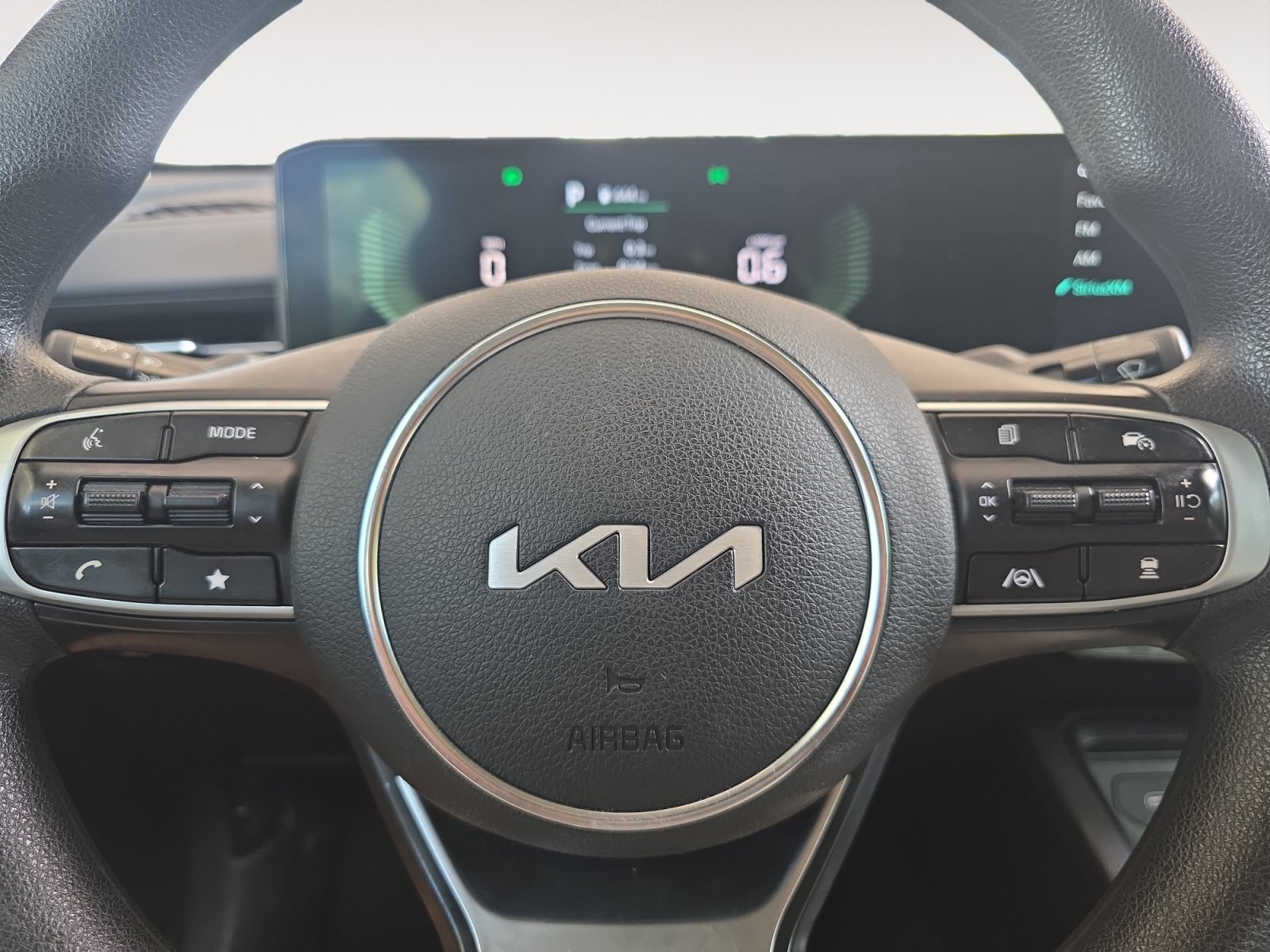 Certified Used 2025 Aurora Black Pearl Kia LXS image 11