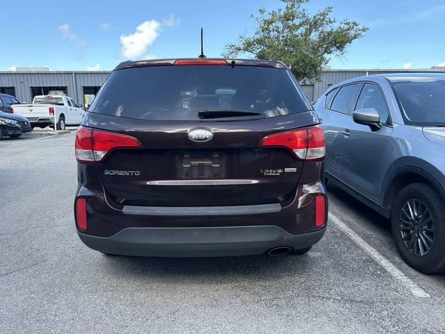 Used 2014 Red Kia LX image 4