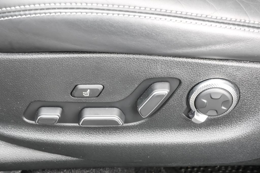 Used 2023 White Genesis 3.5T Sport image 12