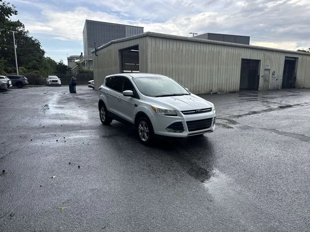 Used 2014 White Ford SE image 3