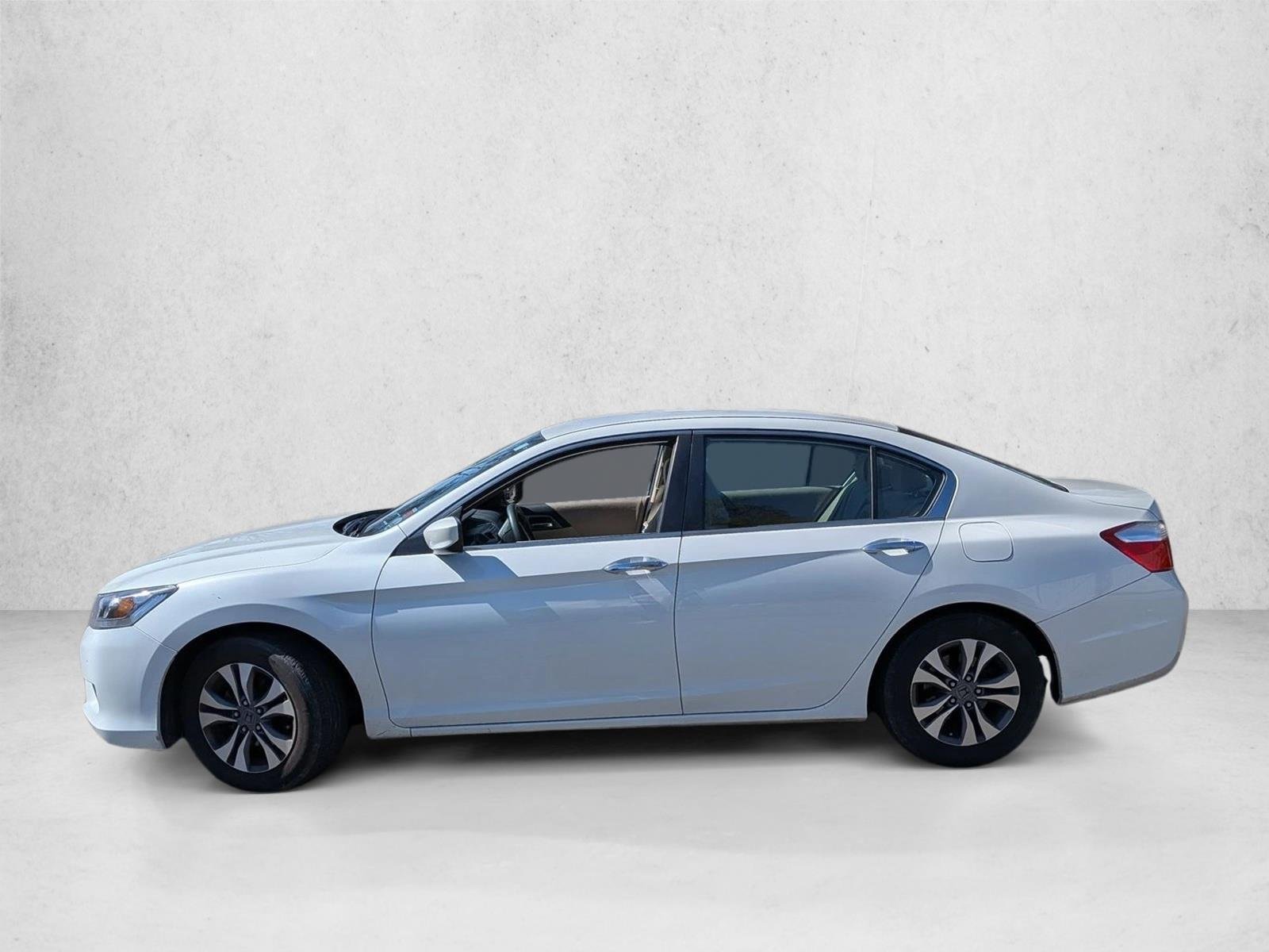 Used 2013 White Honda LX image 8