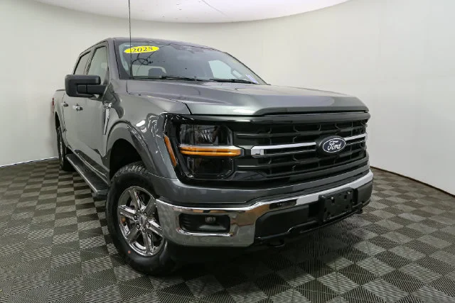 Used 2025 Gray Ford XLT image 3