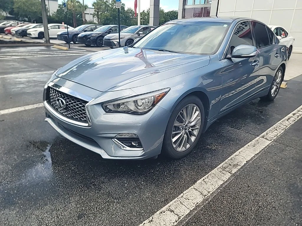 Used 2019 Blue INFINITI 3.0t LUXE image 2