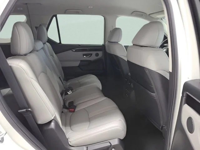 Used 2023 Platinum White Pearl Honda EX-L 8 Passenger image 14