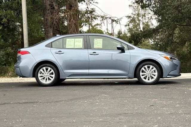 2023 Toyota Corolla LE Hybrid CVT's photo