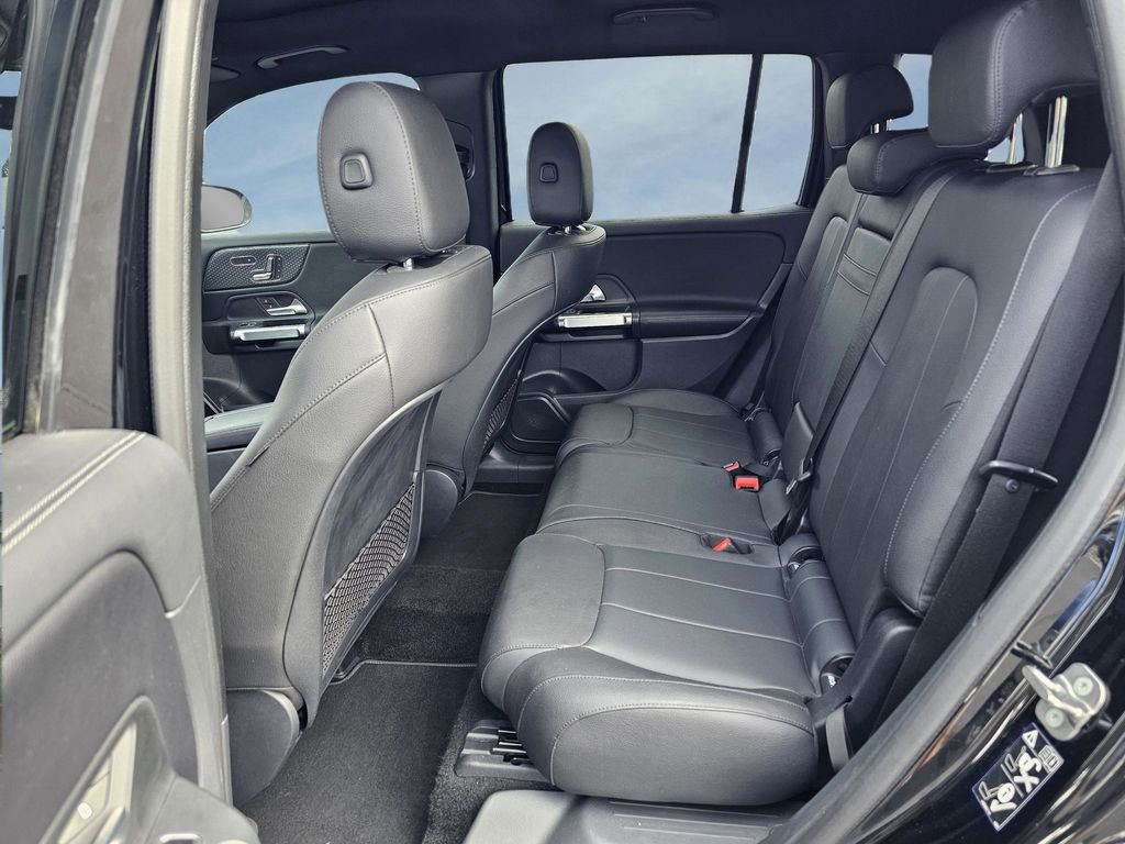 Used 2024  Mercedes-Benz GLB 250 image 32