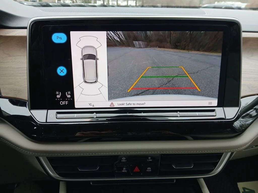 New 2026 White Volkswagen SE w/Technology image 19