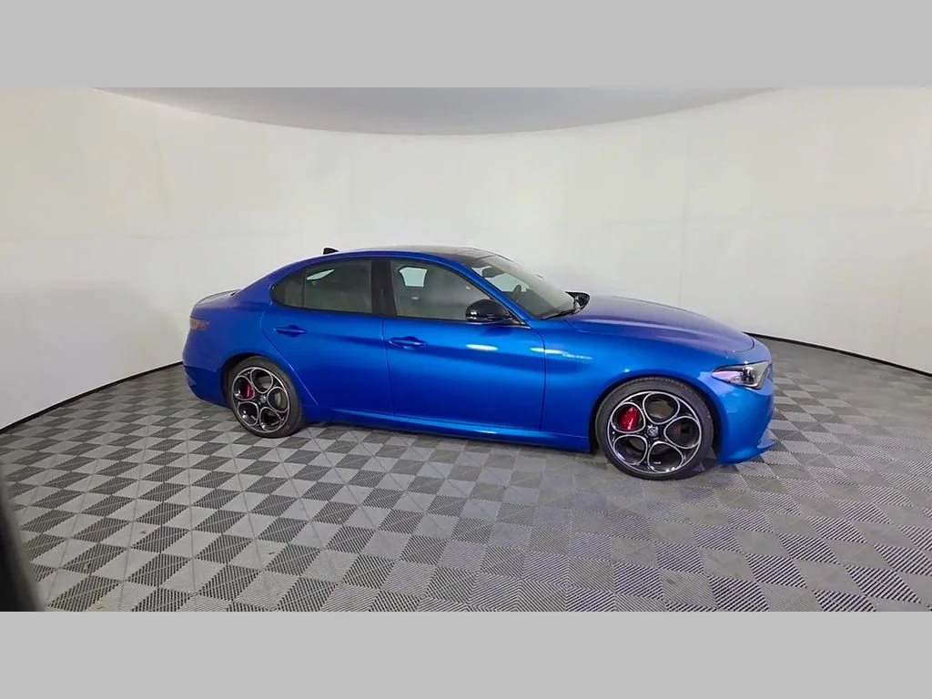 2025 Alfa Romeo Giulia Base - Photo 27
