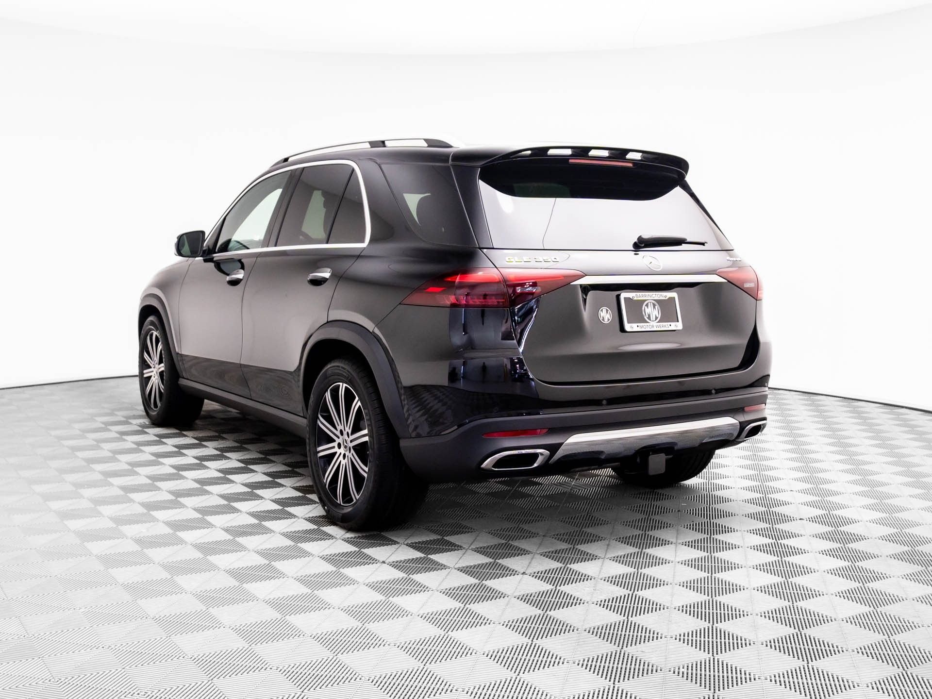 New 2026 Obsidian Black Metallic Mercedes-Benz GLE 350 image 3