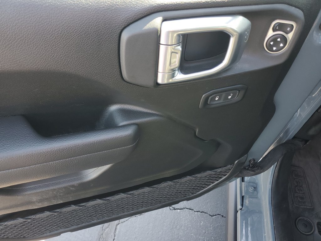 Used 2024 Gray Jeep Willys image 17