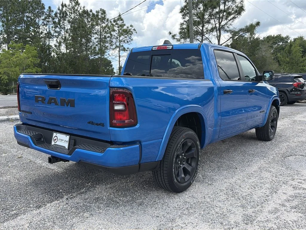 New 2026 Hydro Blue Pearl-Coat Exterior Paint RAM Big Horn/Lone Star image 6