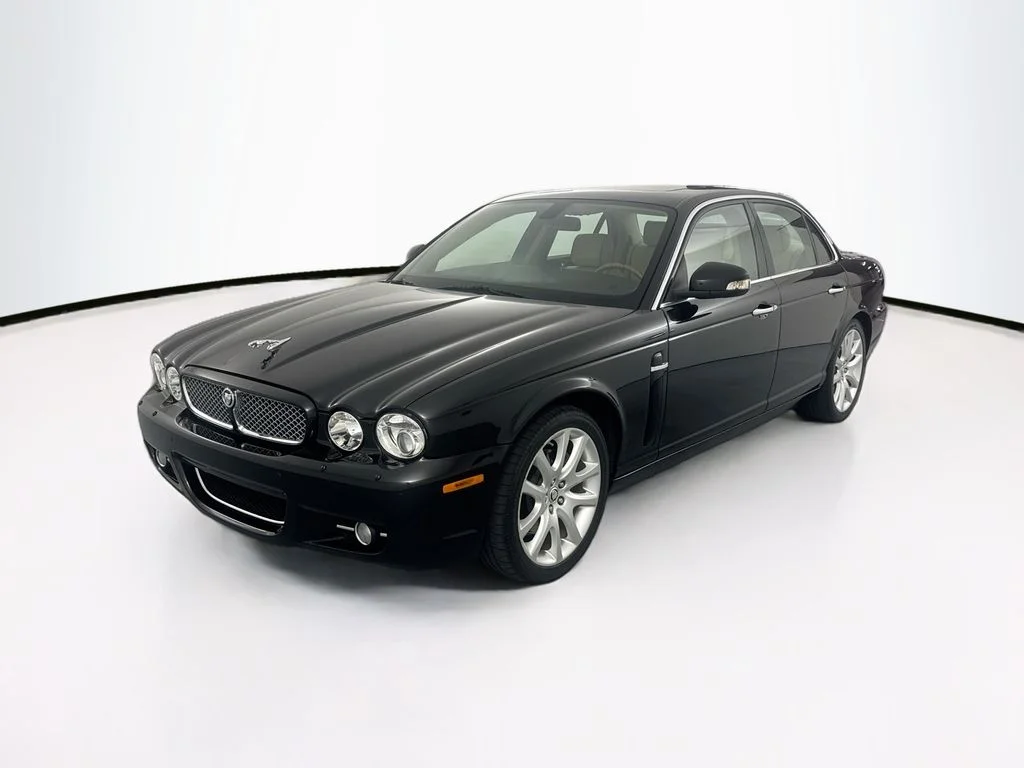 2009 Jaguar XJ XJ8's photo