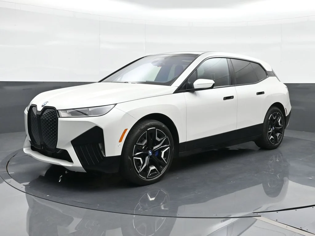 2024 BMW iX xDrive50's photo