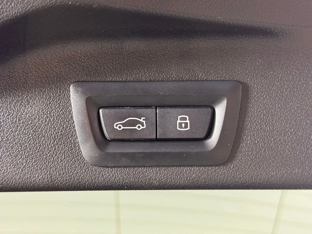 Certified Used 2024 Carbon Black Metallic BMW xDrive40i image 31