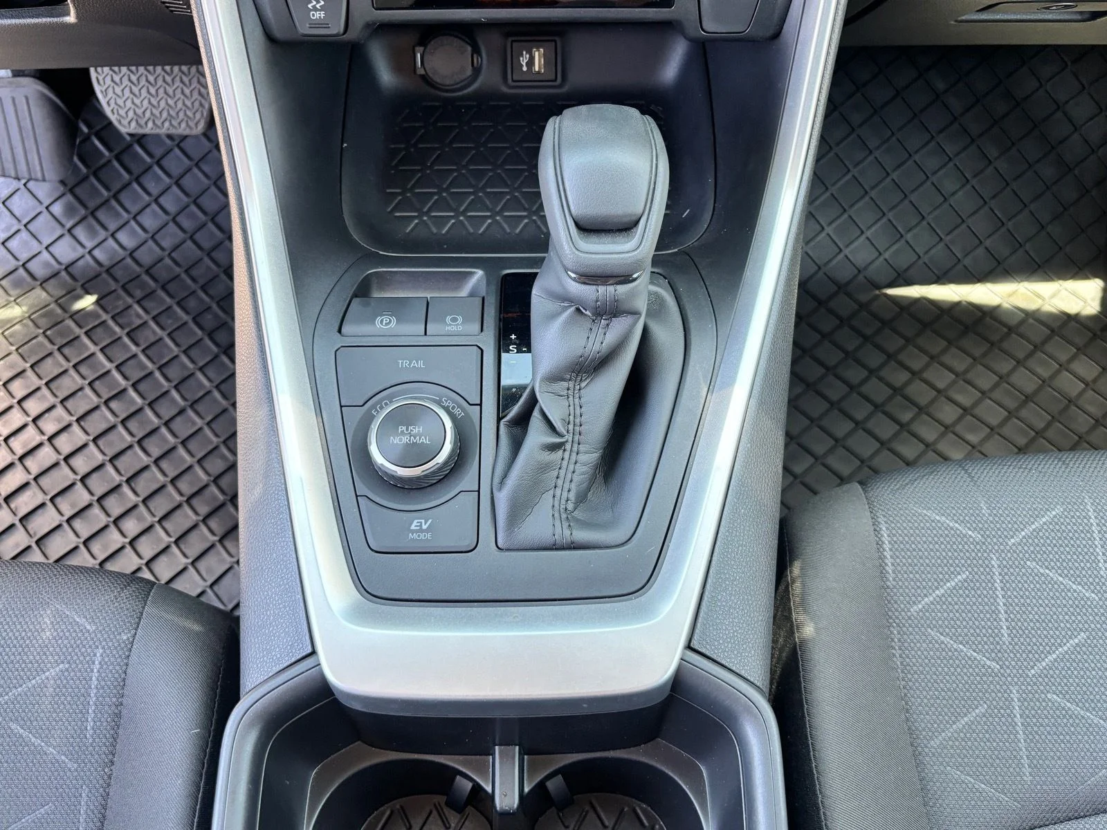Used 2024 Ice Cap Toyota XLE image 26