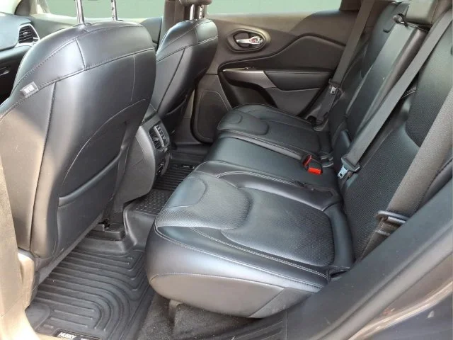 Used 2019 Gray Jeep Limited image 17