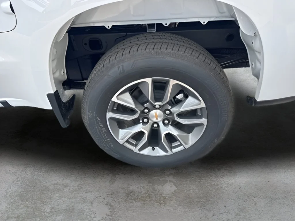 New 2026 Summit White Chevrolet LT image 33