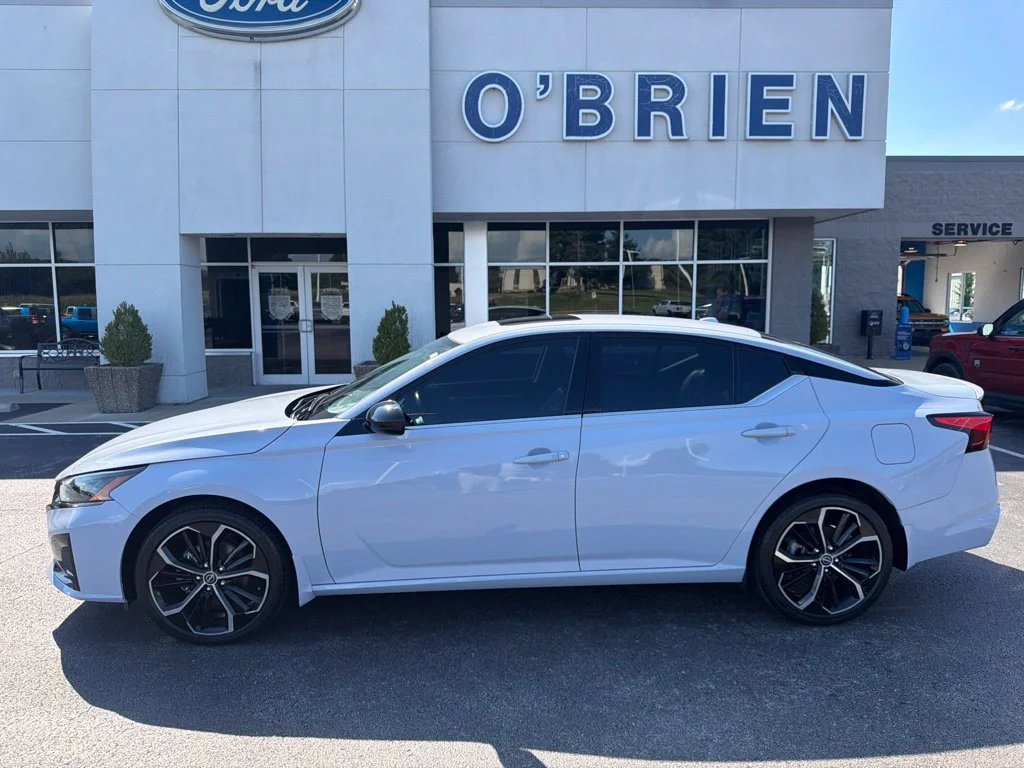 Used 2023 Gray Sky Pearl Nissan 2.5 SR image 2