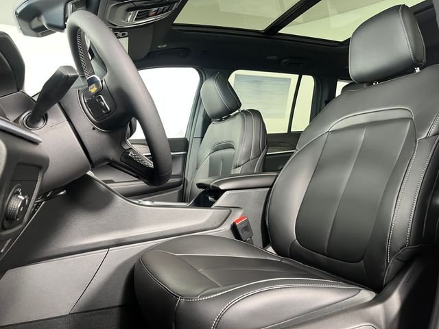 New 2026 Baltic Gray Metallic Clear-Coat Exterior Paint Jeep Limited image 6