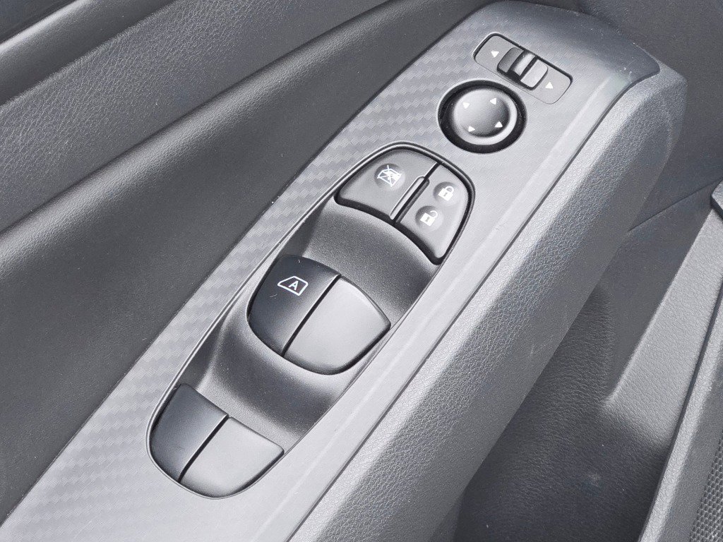 2025 Nissan Altima SV - Photo 19