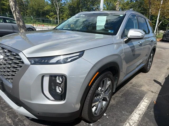 Used 2022 Silver Hyundai SEL image 6