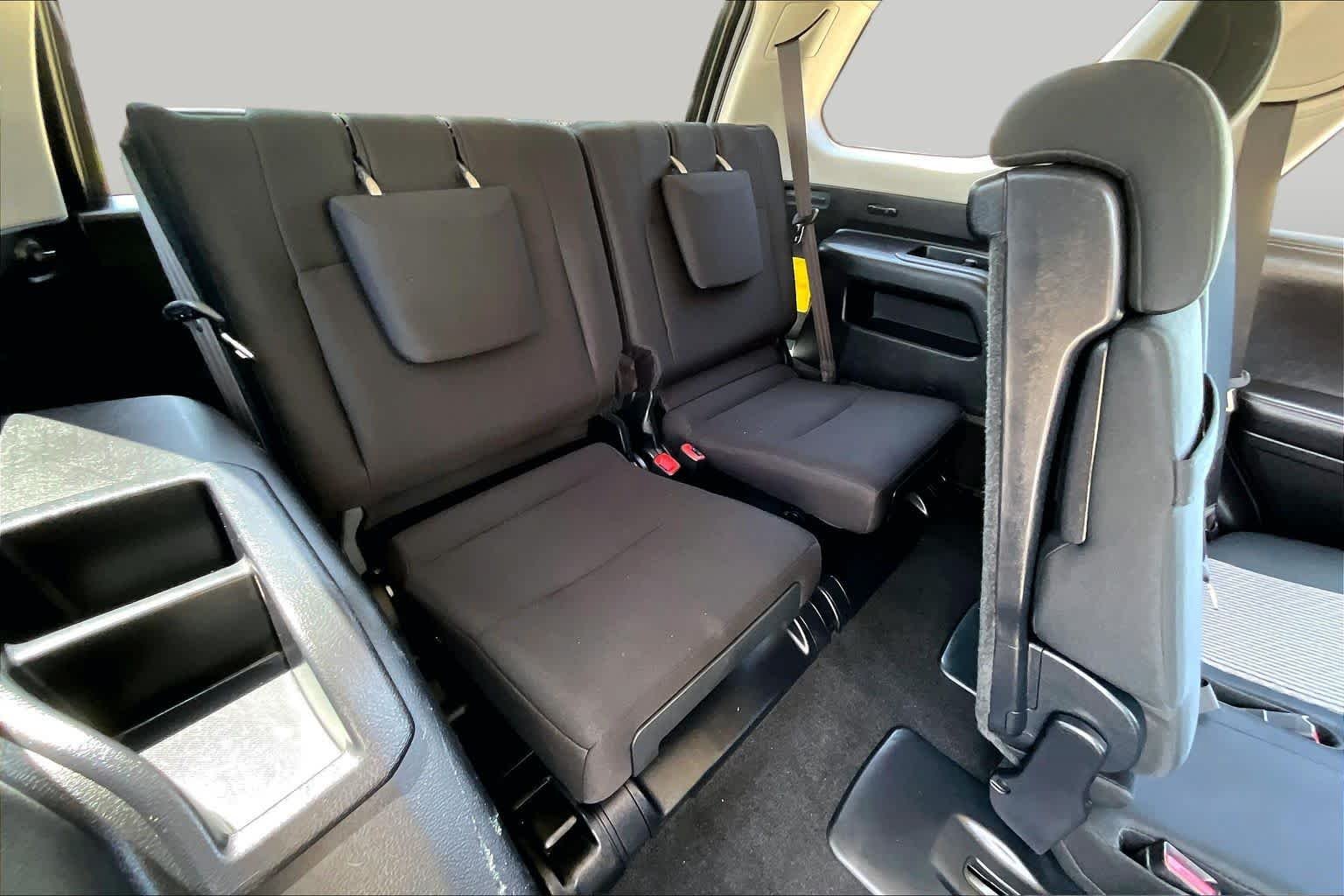 Used 2019 Classic Silver Metallic Toyota SR5 image 19