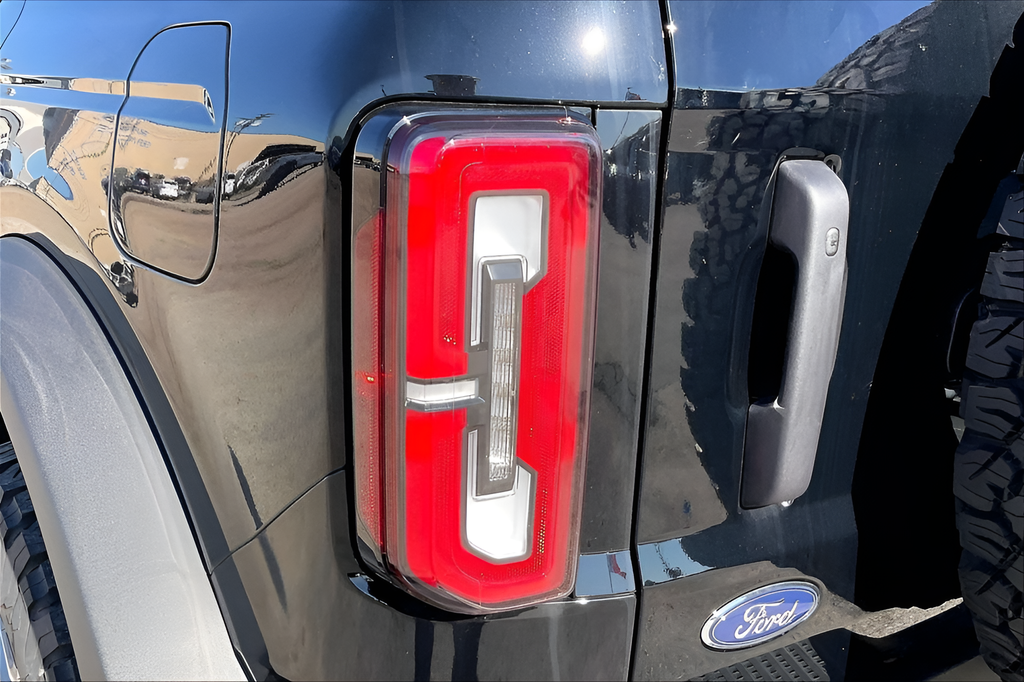 New 2025 Shadow Black Ford Badlands image 15