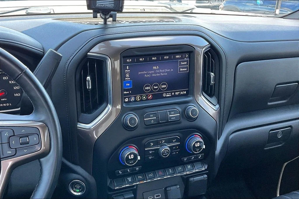Used 2023 White Chevrolet High Country image 9