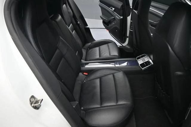 Used 2016  Porsche 4 image 16