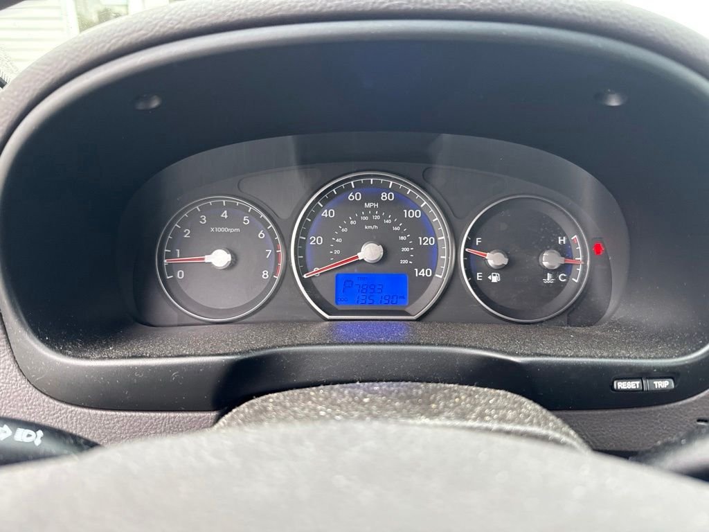 Used 2012 Silver Hyundai SE image 1
