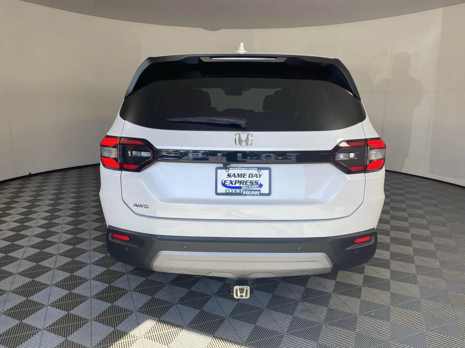 Used 2023 Platinum White Pearl Honda EX-L image 6