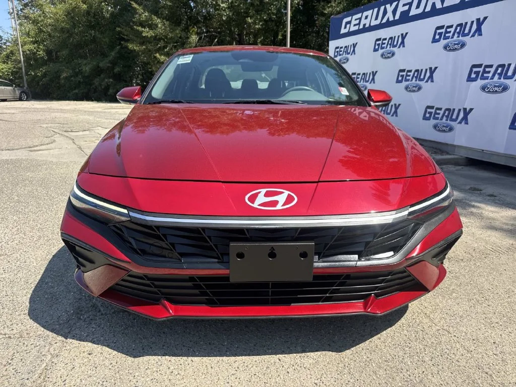 Used 2024 Red Hyundai SEL image 5