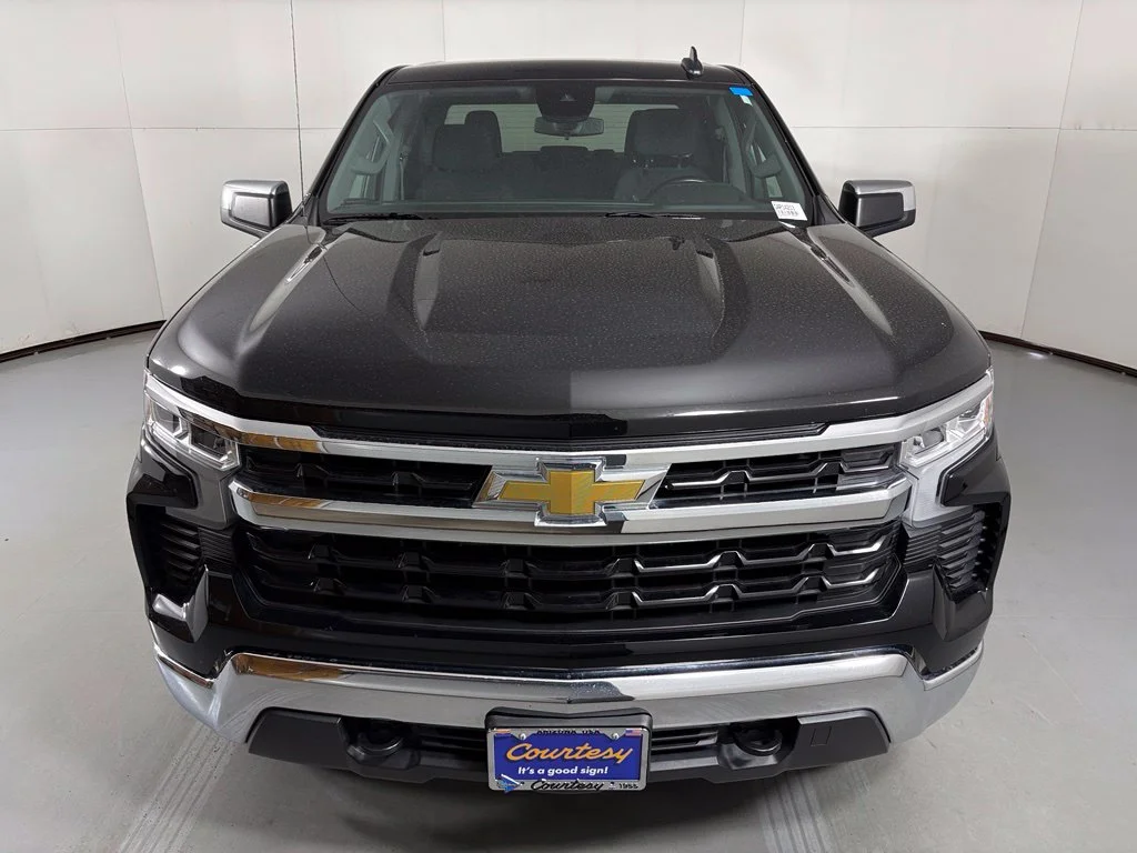 Used 2023 Black Chevrolet LT image 4