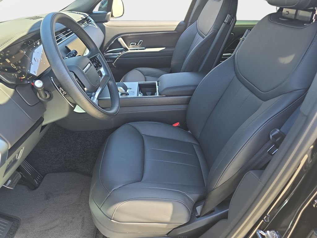 New 2026 Santorini Black Land Rover SE image 16