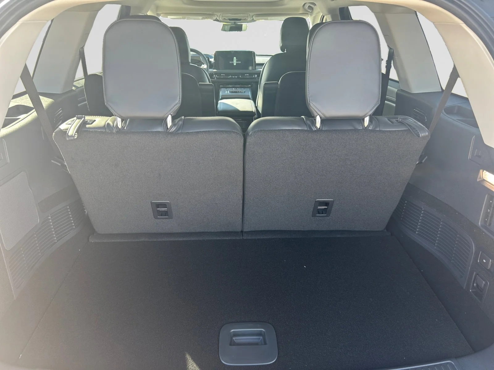 New 2026 Harbour Grey Clearcoat Lincoln Premiere image 10