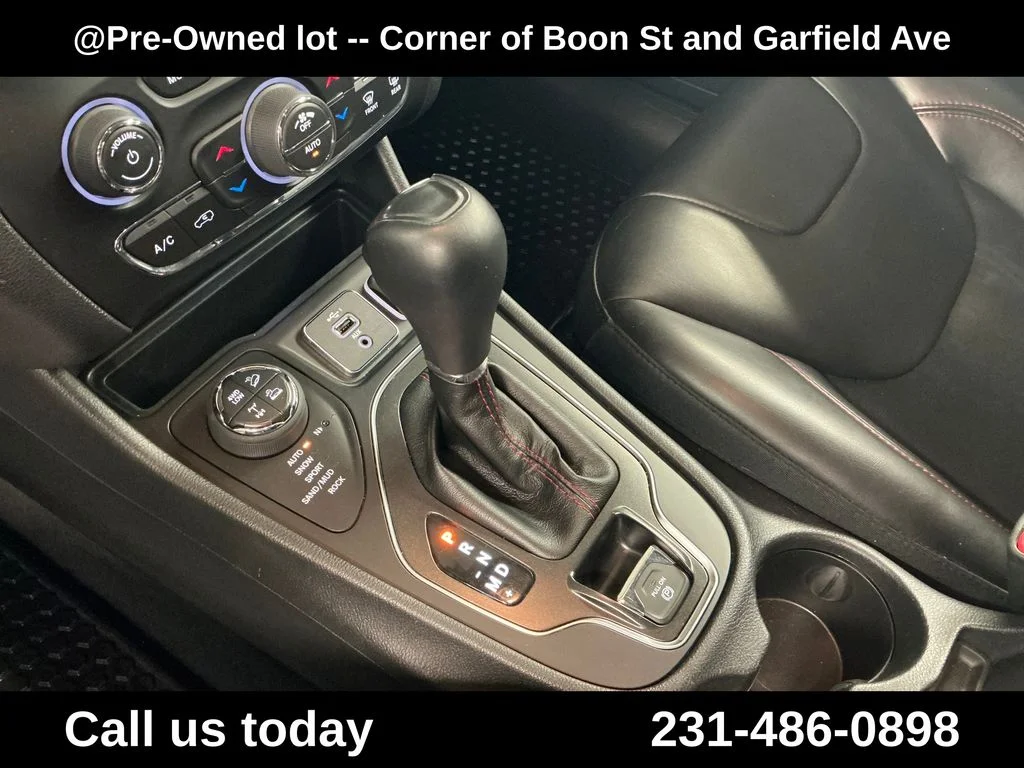 Used 2019 Green Jeep Trailhawk image 24