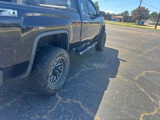 Used 2017 Black GMC SLT image 3