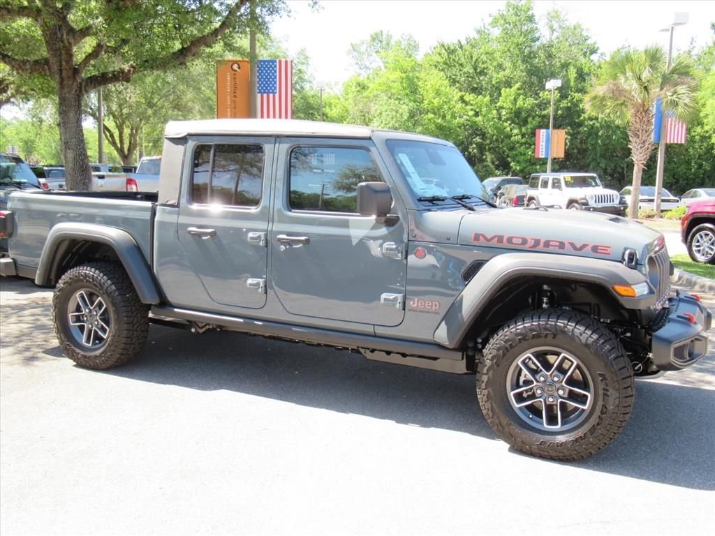 2026 Jeep Gladiator Mojave Auto's photo