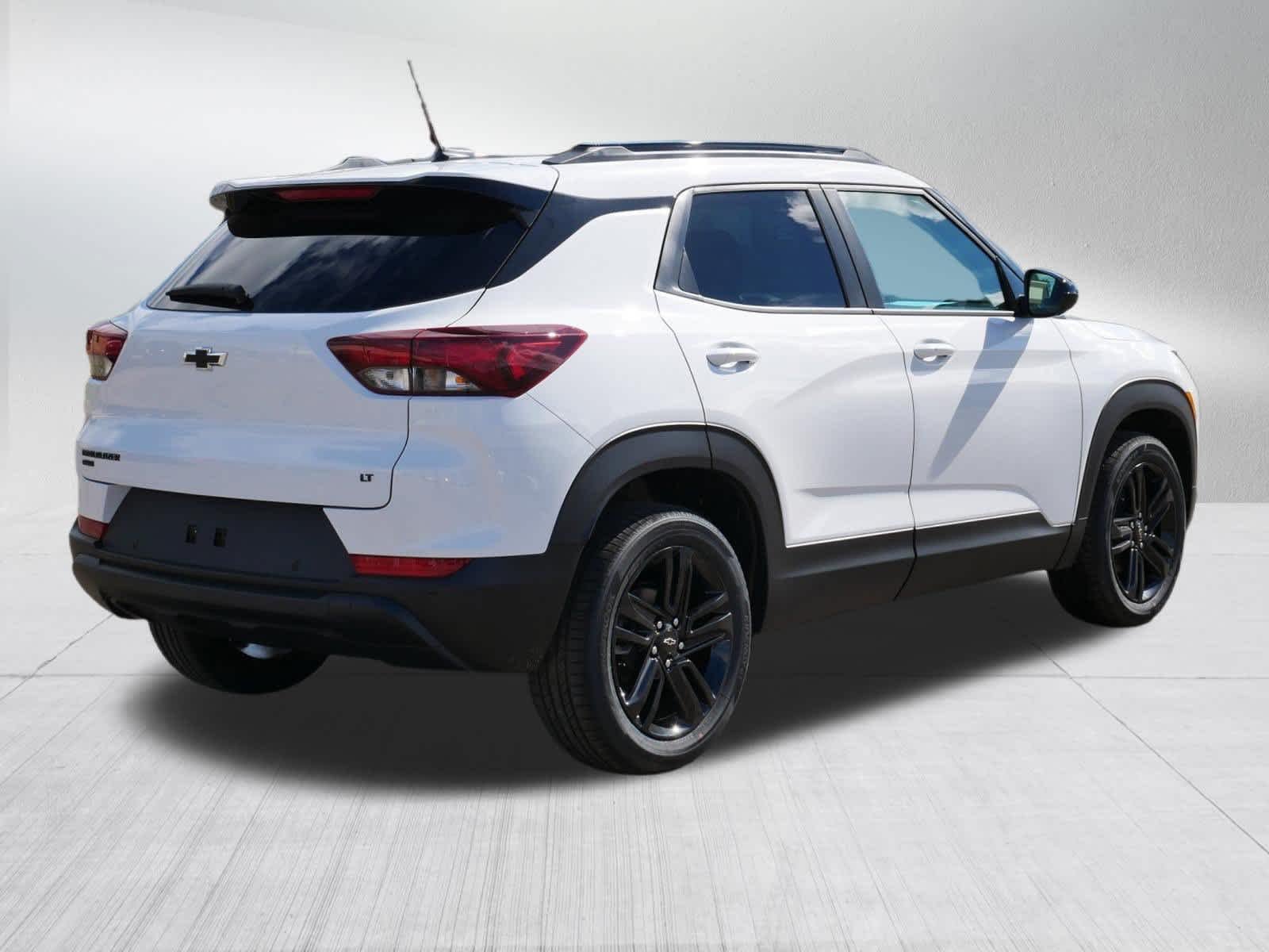 New 2026 Summit White Chevrolet LT image 5